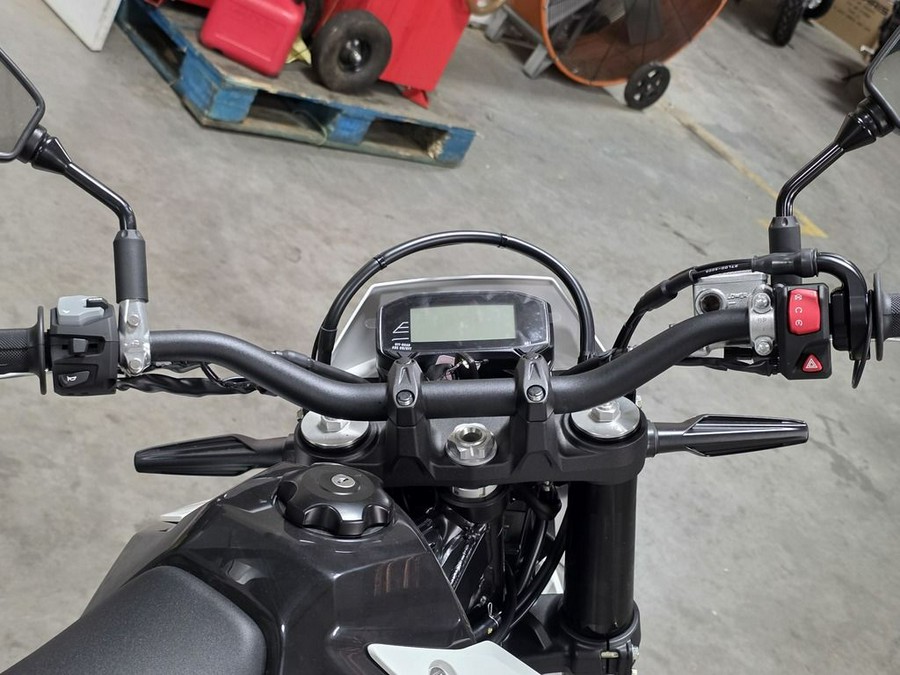 2025 Suzuki DR-Z 400SM