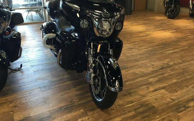 2023 Indian Motorcycle® Roadmaster® Black Metallic