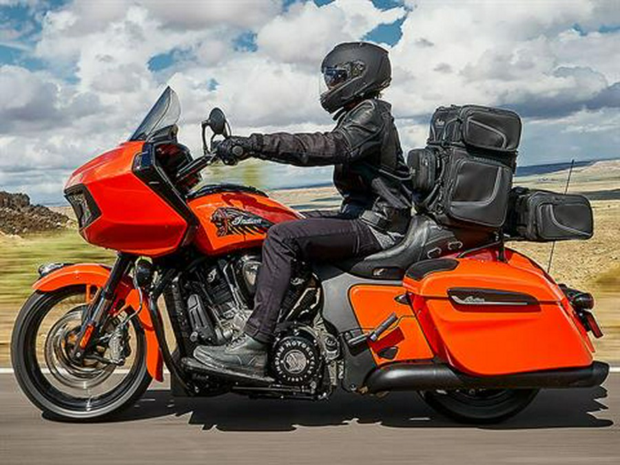 2024 Indian Motorcycle Challenger® Dark Horse® Icon with PowerBand Audio Package