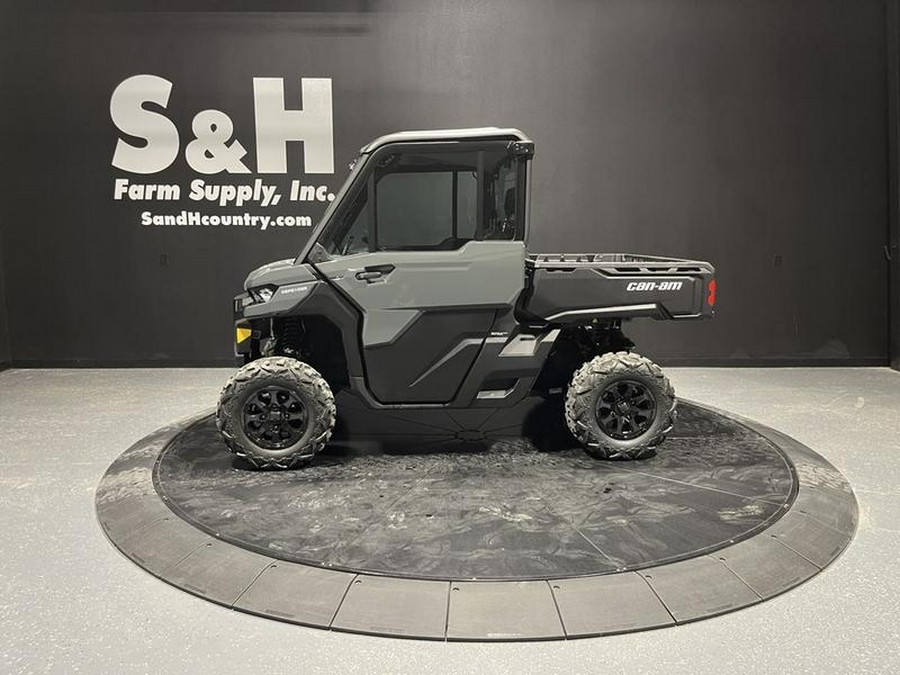 2027 Can-Am® Defender DPS CAB HD9 Dolomite Grey