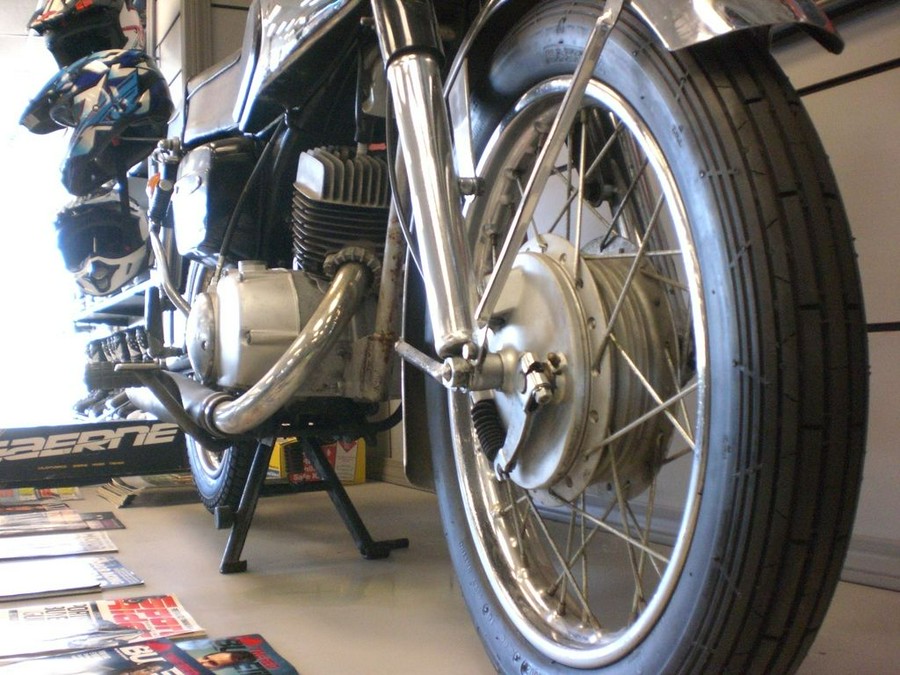 1966 Kawasaki B8T