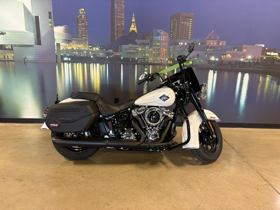 2025 Harley-Davidson Heritage Classic FLHC