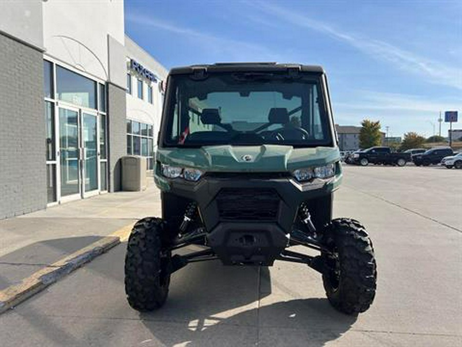 2025 Can-Am Defender DPS CAB