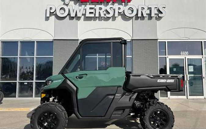 2025 Can-Am Defender DPS CAB