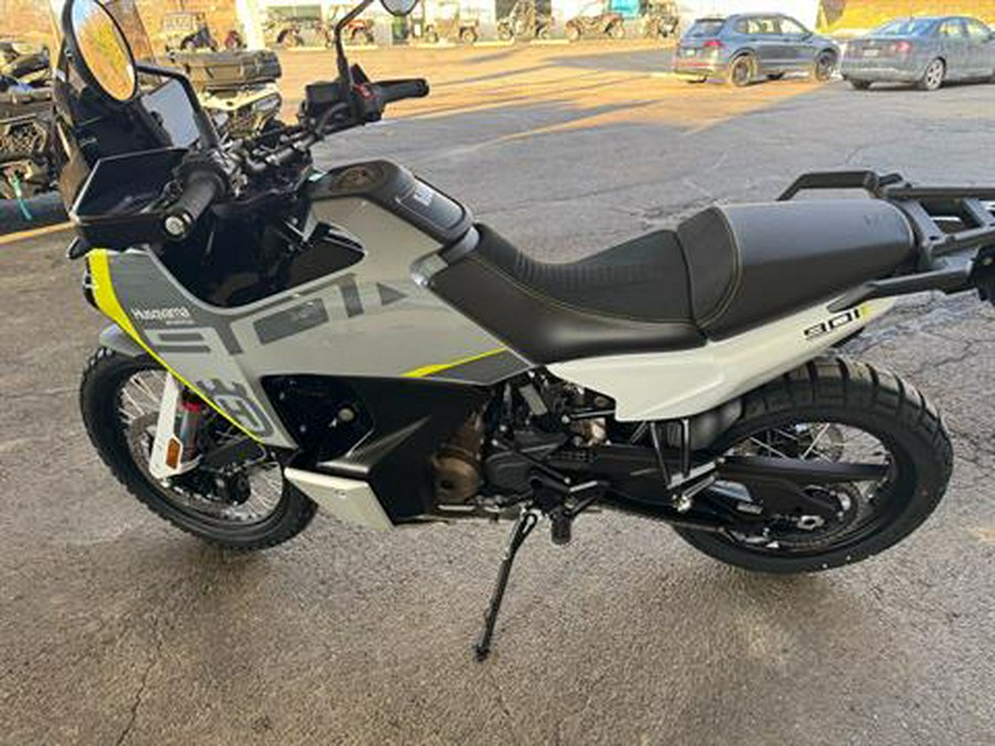 2025 Husqvarna Norden 901