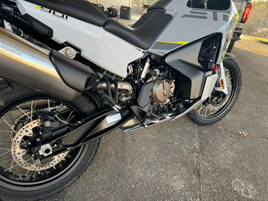 2025 Husqvarna Norden 901