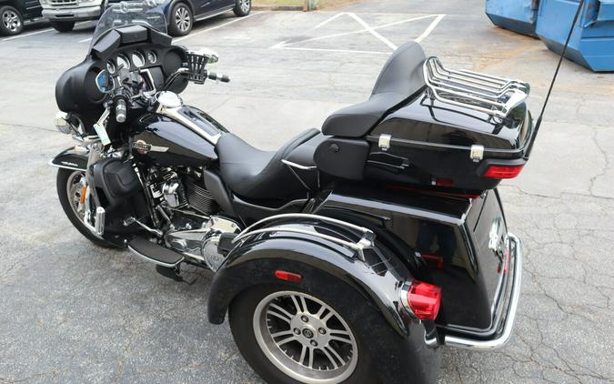 2022 Harley-Davidson Tri Glide Ultra FLHTCUTG