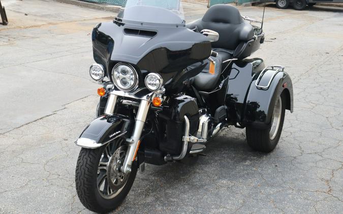 2022 Harley-Davidson Tri Glide Ultra FLHTCUTG