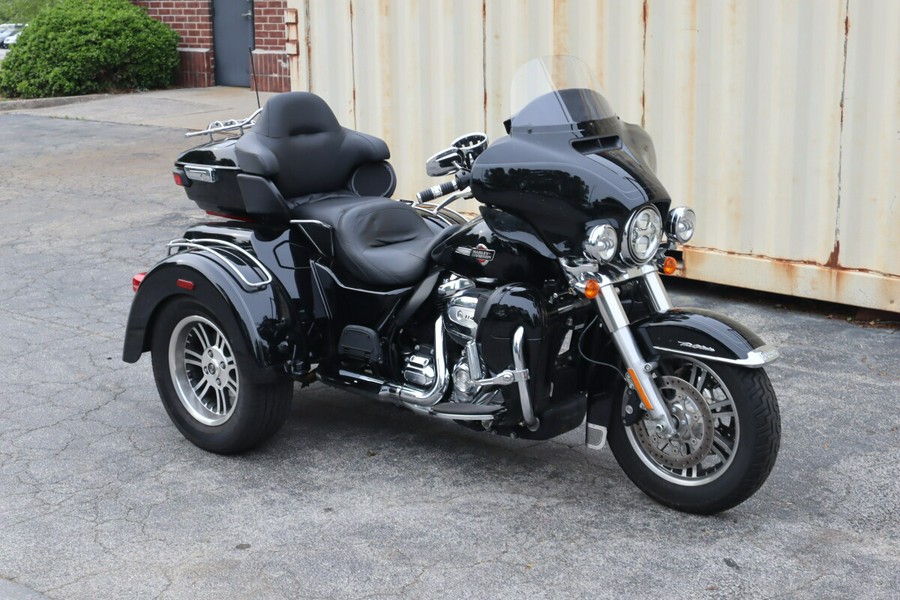 2022 Harley-Davidson Tri Glide Ultra FLHTCUTG
