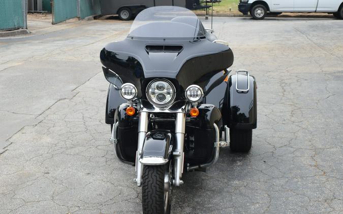 2022 Harley-Davidson Tri Glide Ultra FLHTCUTG