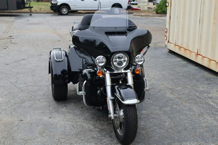 2022 Harley-Davidson Tri Glide Ultra FLHTCUTG