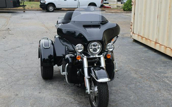 2022 Harley-Davidson Tri Glide Ultra FLHTCUTG