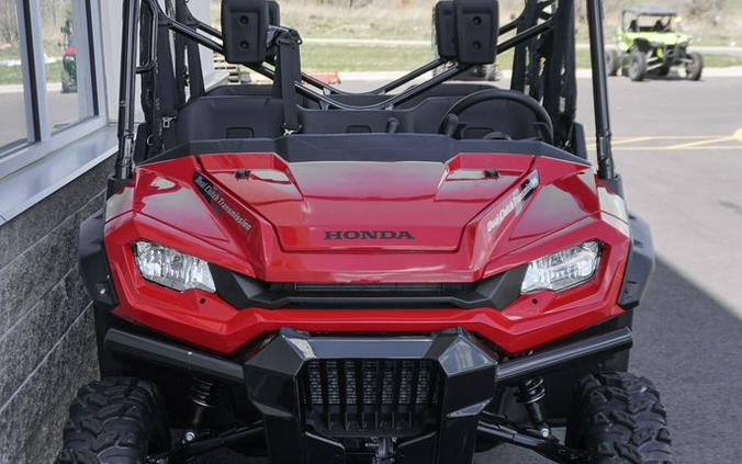 2023 Honda® Pioneer 1000-6 Deluxe Crew