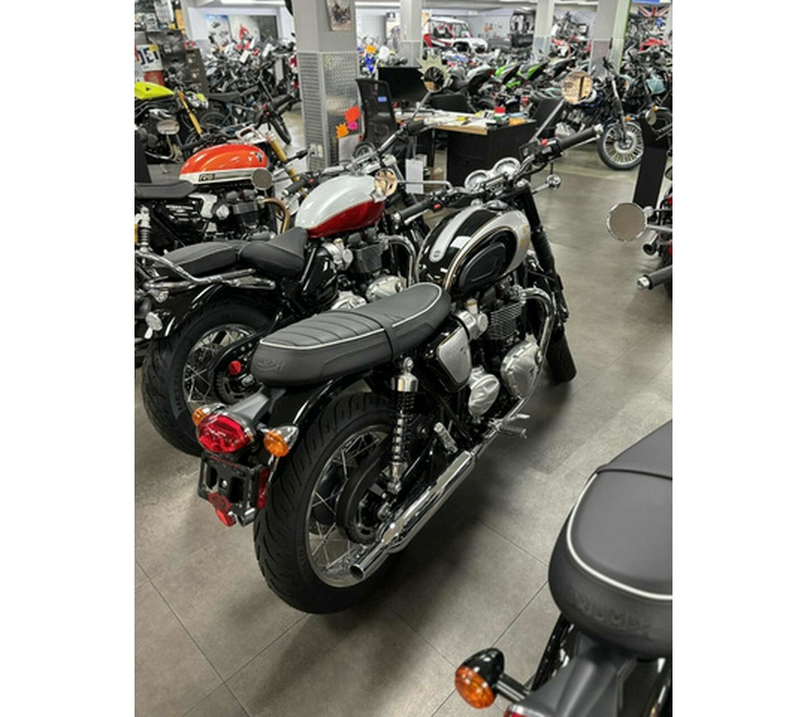 2025 Triumph Bonneville T120 (ICON)