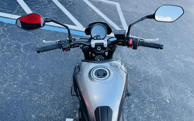 2022 Triumph Trident 660 Silver Ice Diablo Red