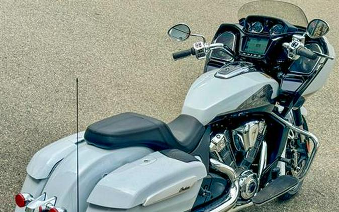 2024 Indian Motorcycle Challenger® Limited with PowerBand Audio Package