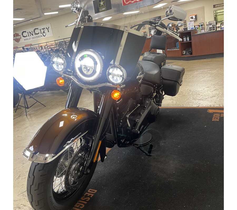 CERTIFIED PRE-OWNED 2021 Harley-Davidson Heritage Classic 114 Vivid Black FLHCS
