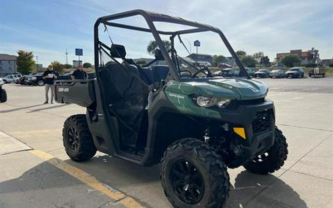 2025 Can-Am Defender DPS HD9