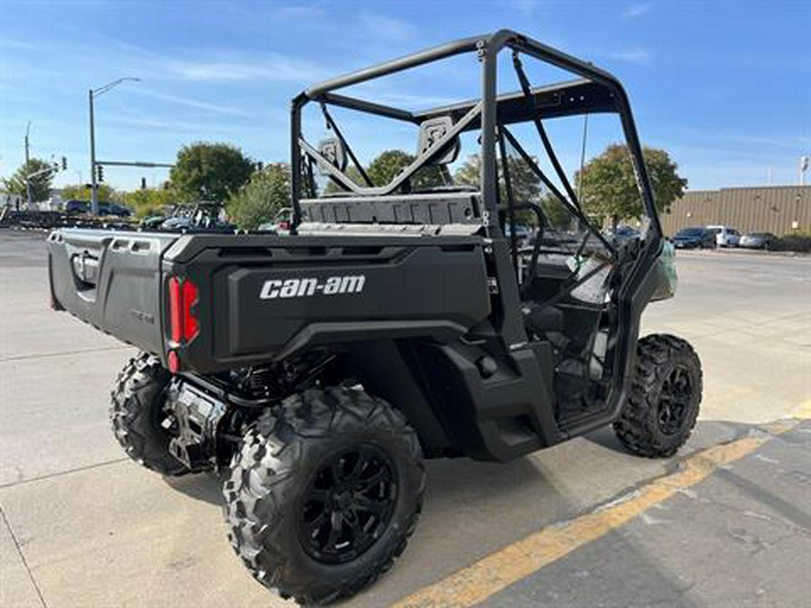 2025 Can-Am Defender DPS HD9