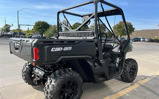 2025 Can-Am Defender DPS HD9