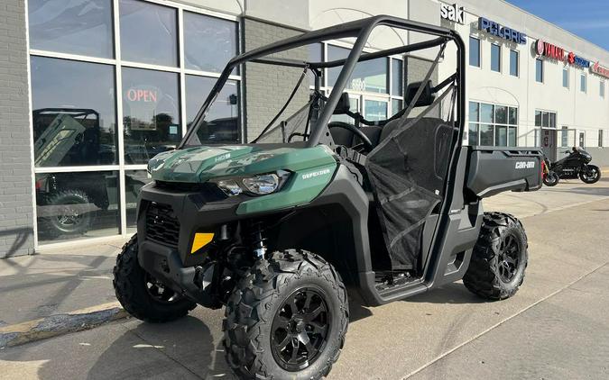 2025 Can-Am Defender DPS HD9