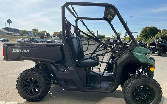 2025 Can-Am Defender DPS HD9