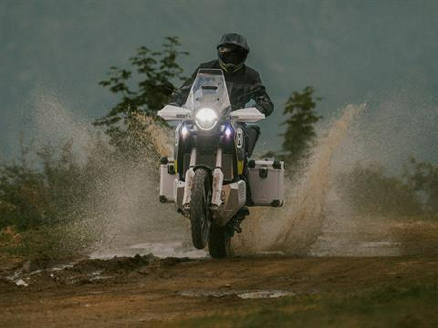 2025 Husqvarna Norden 901 Expedition