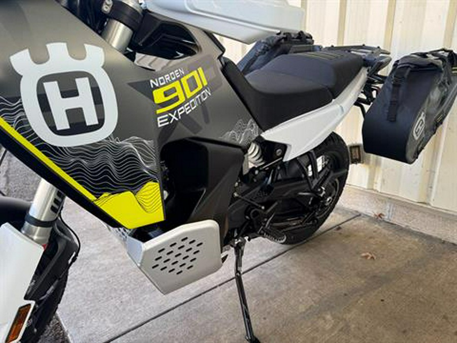2025 Husqvarna Norden 901 Expedition