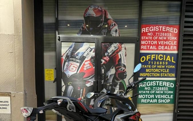 2020 BMW G 310 R Cosmic Black