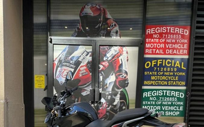 2020 BMW G 310 R Cosmic Black