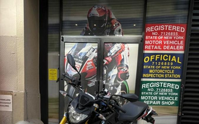 2020 BMW G 310 R Cosmic Black