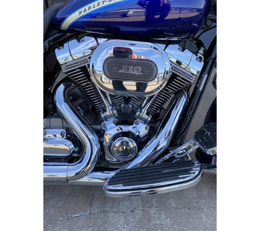 2010 Harley-Davidson® FLHXSE - CVO™ Street Glide®