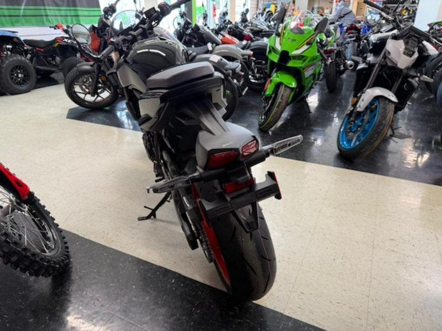 2026 Suzuki GSX-8TT