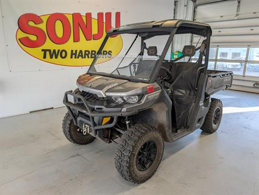 2017 Can-Am Defender HD10