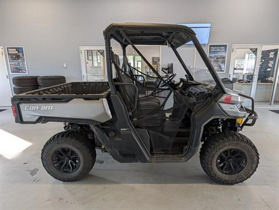 2017 Can-Am Defender HD10