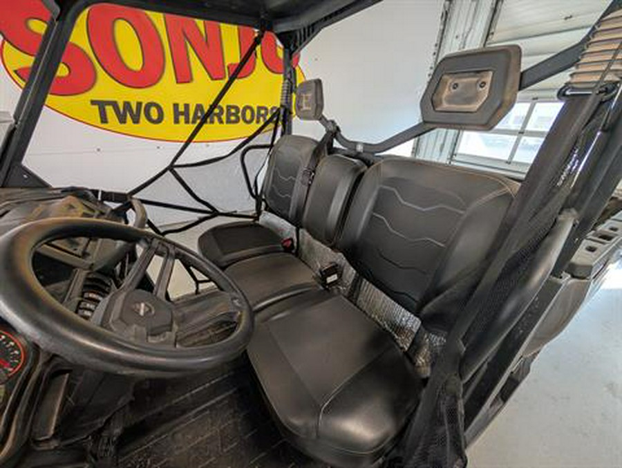 2017 Can-Am Defender HD10