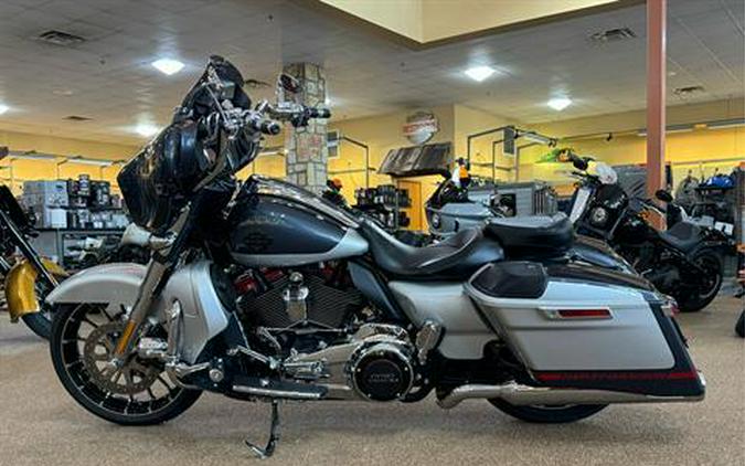 2019 Harley-Davidson CVO™ Street Glide®