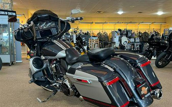 2019 Harley-Davidson CVO™ Street Glide®