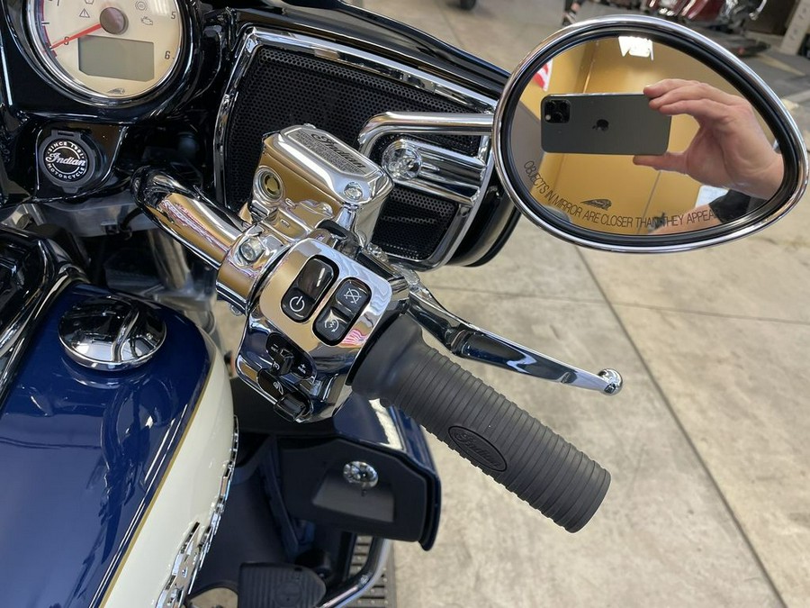 2023 Indian Motorcycle® Roadmaster® Black Metallic