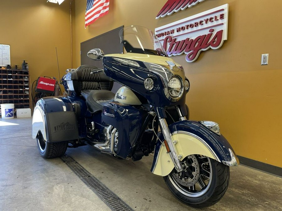 2023 Indian Motorcycle® Roadmaster® Black Metallic