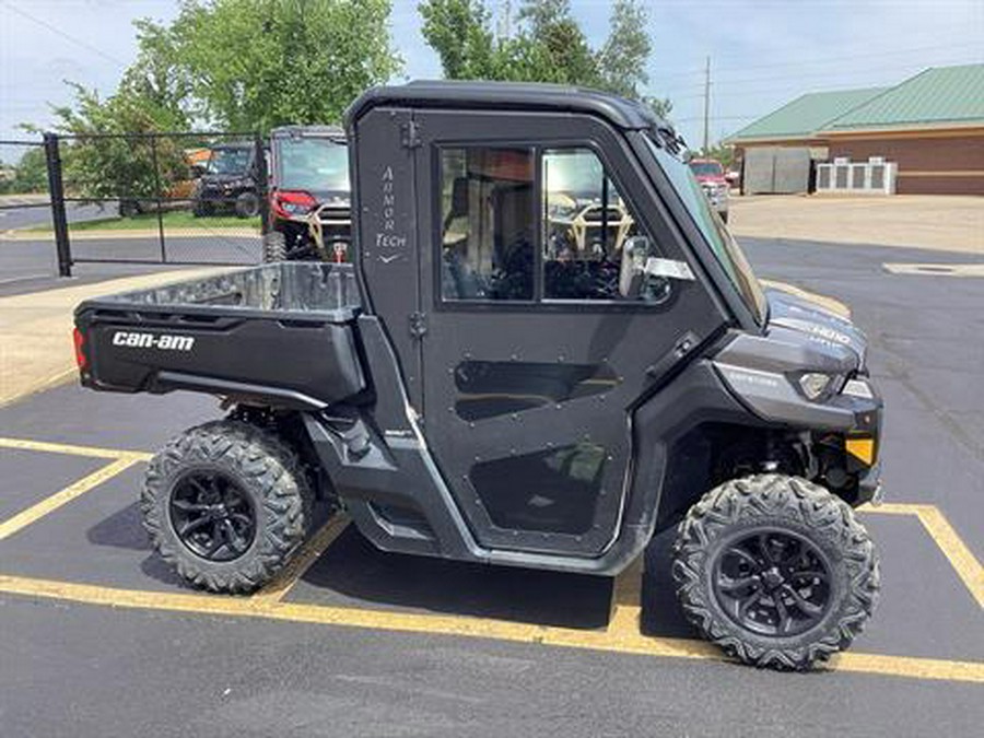 2018 Can-Am Defender DPS HD10