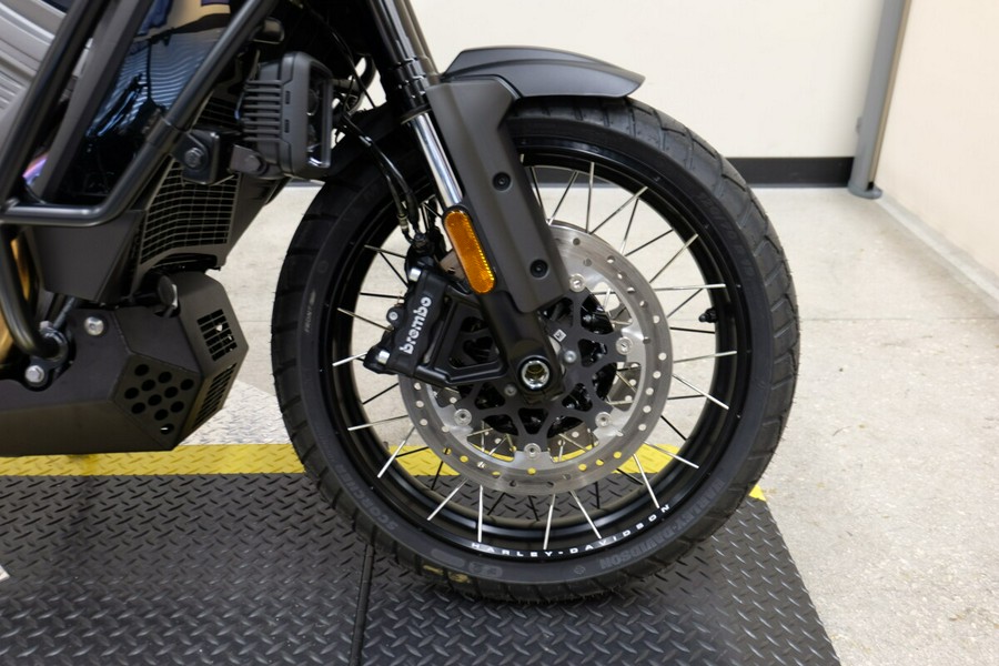 2022 RA1250S Pan America™ 1250 Special - In Vivid Black