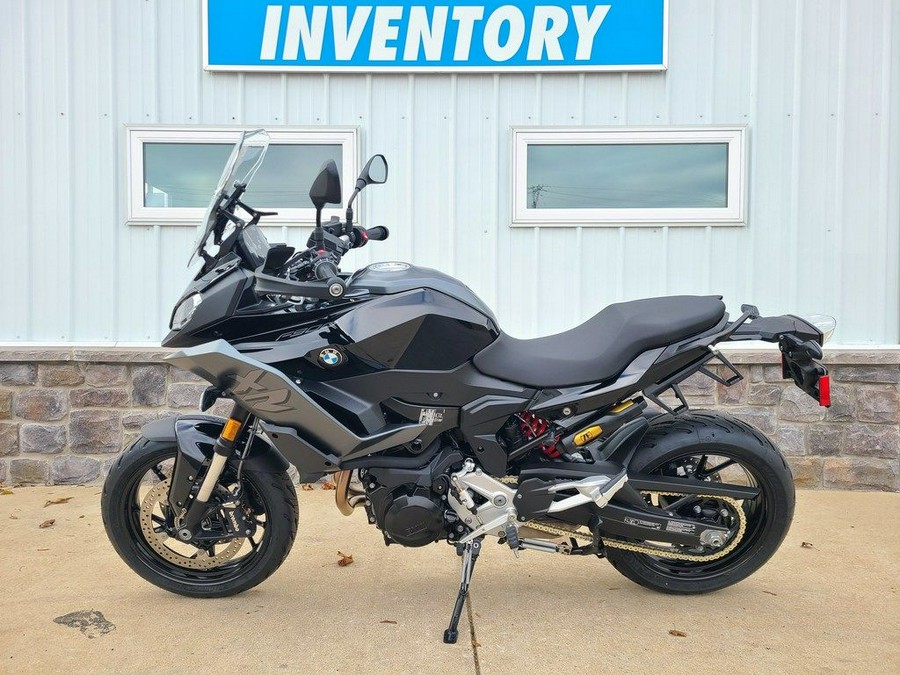 2023 BMW F 900 XR Triple Black