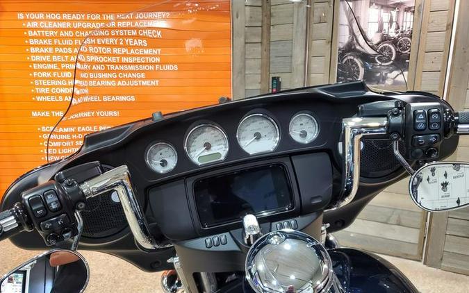 2019 Harley-Davidson® FLHX - Street Glide®