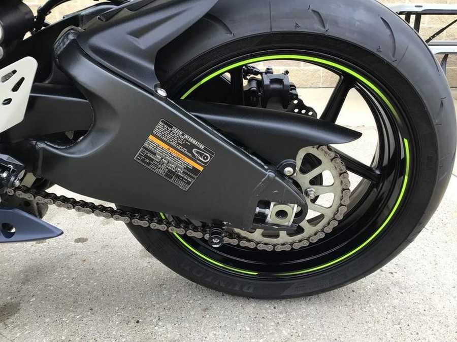2022 Kawasaki Ninja® ZX™-6R Metallic Matte Twilight Blue/Metallic Diablo Black