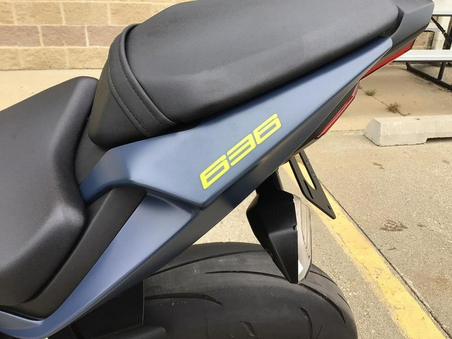 2022 Kawasaki Ninja® ZX™-6R Metallic Matte Twilight Blue/Metallic Diablo Black