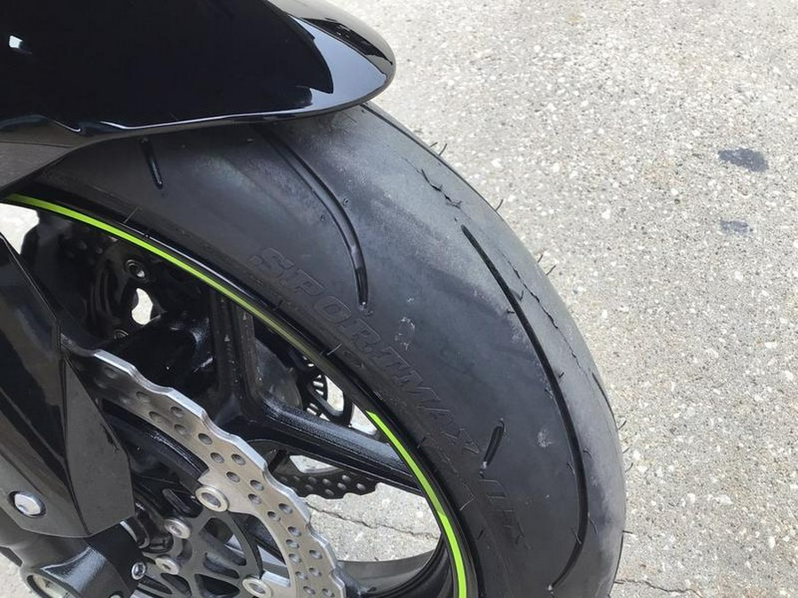 2022 Kawasaki Ninja® ZX™-6R Metallic Matte Twilight Blue/Metallic Diablo Black