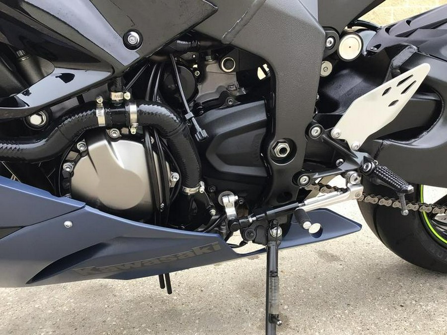 2022 Kawasaki Ninja® ZX™-6R Metallic Matte Twilight Blue/Metallic Diablo Black