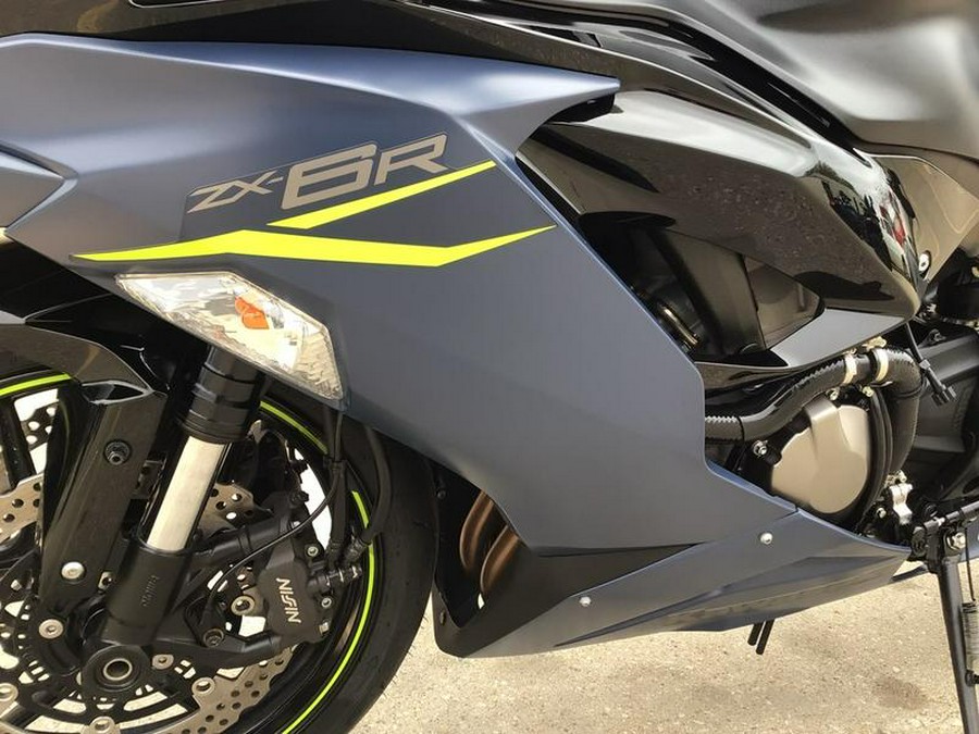 2022 Kawasaki Ninja® ZX™-6R Metallic Matte Twilight Blue/Metallic Diablo Black