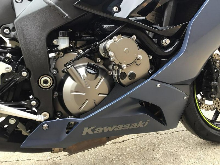 2022 Kawasaki Ninja® ZX™-6R Metallic Matte Twilight Blue/Metallic Diablo Black